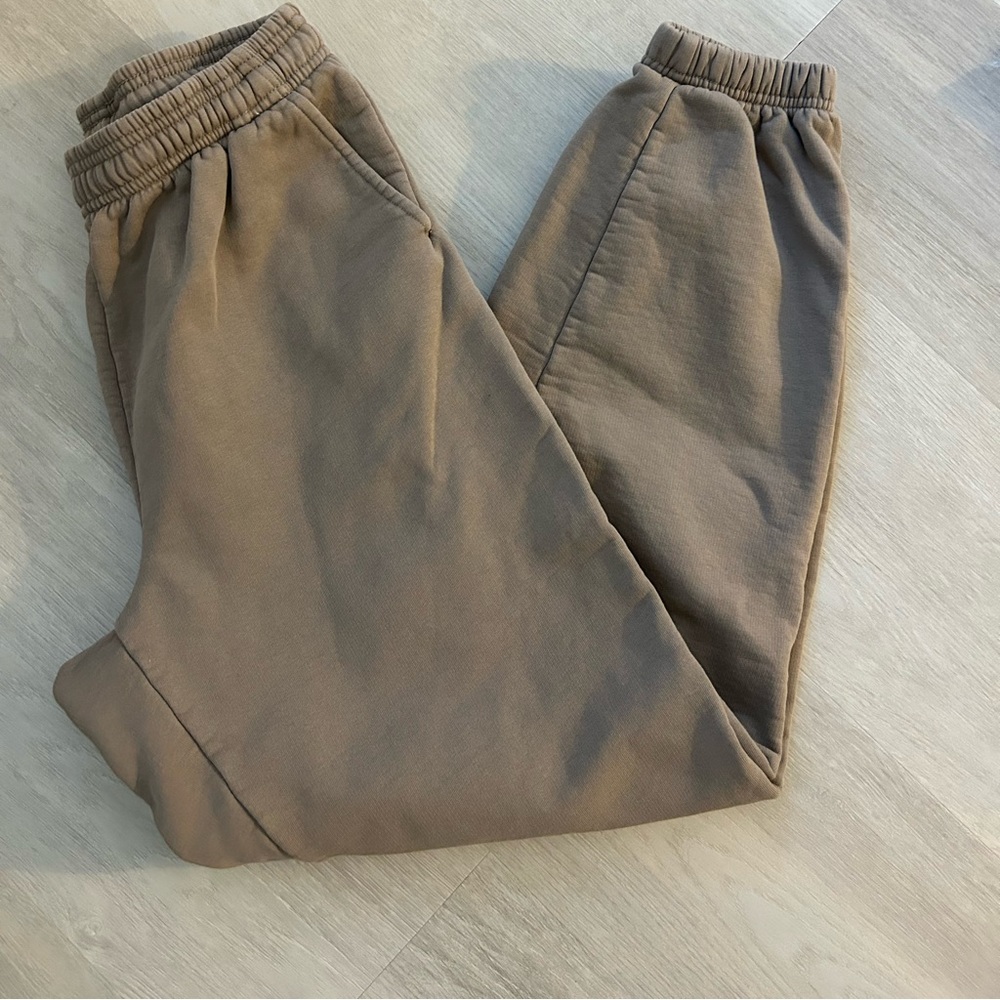 Aritzia TNA Cozy Fleece Perfect Sweatpant